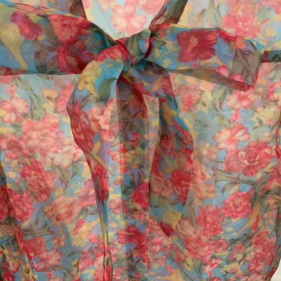 Sexy Sheer Floral Top - Picture 3 of 3